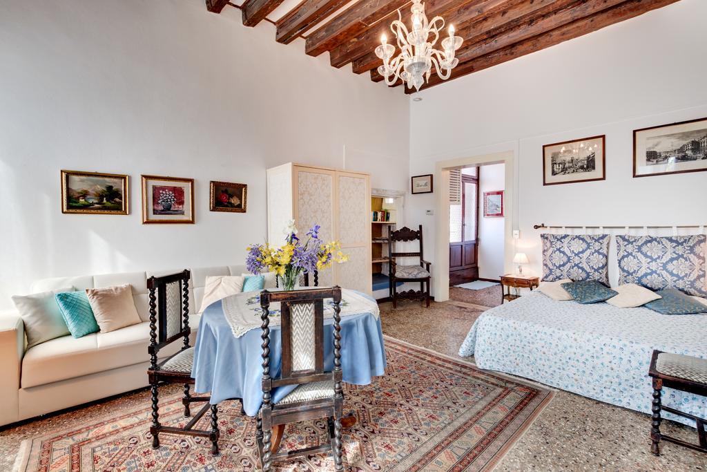 Ca' Badoer West Studio Venecia Exterior foto